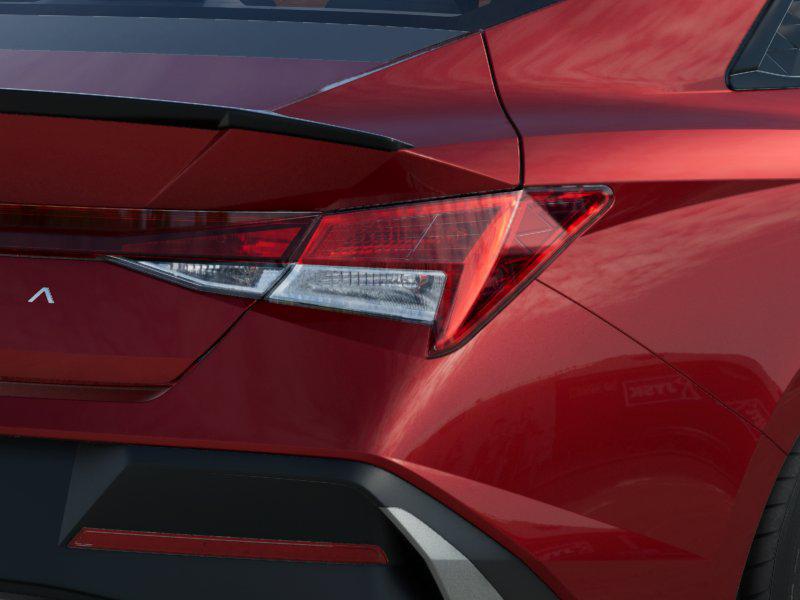 2025 Hyundai Elantra SEL Sport photo 10