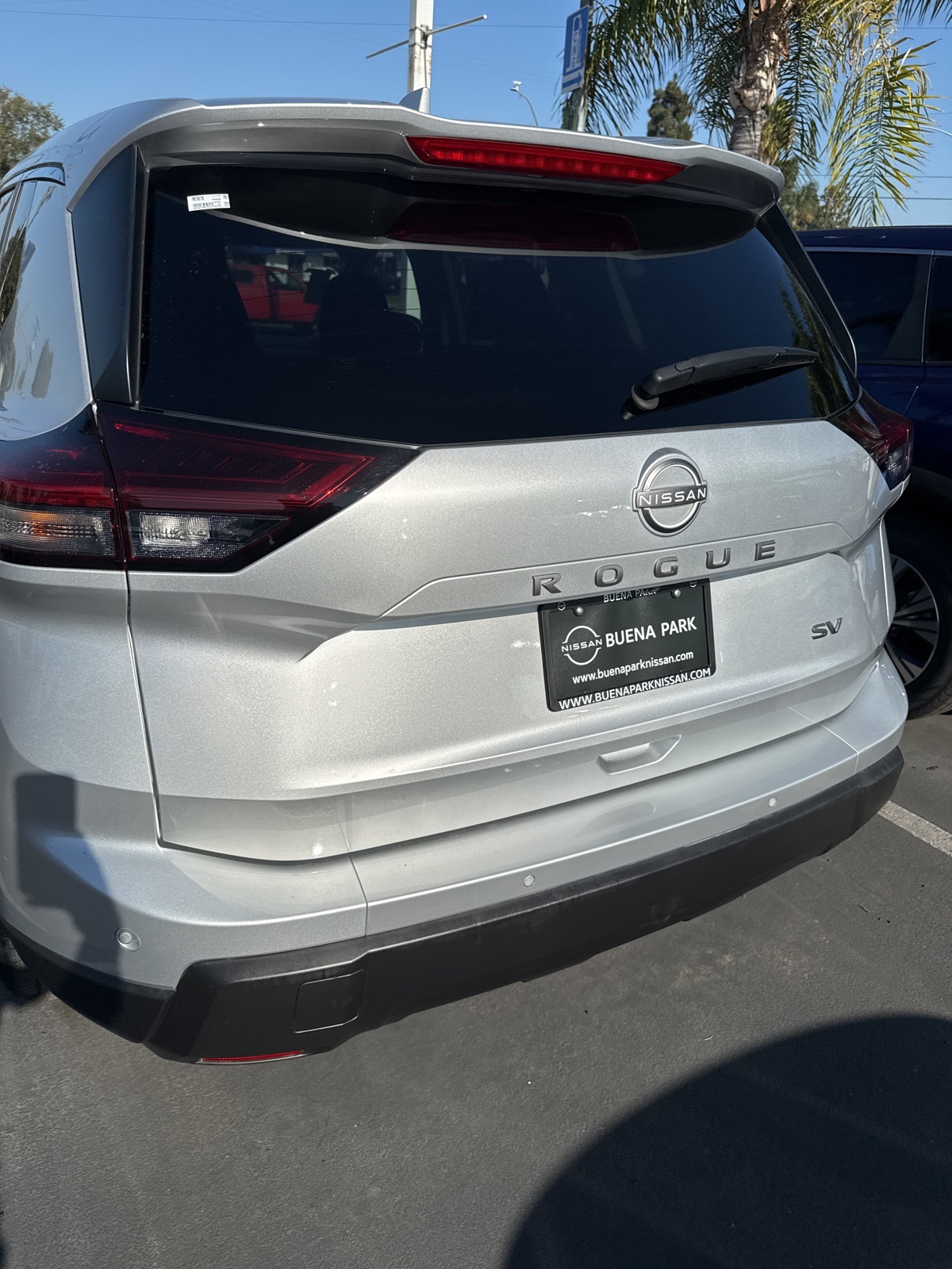 2024 Nissan Rogue SV photo 4