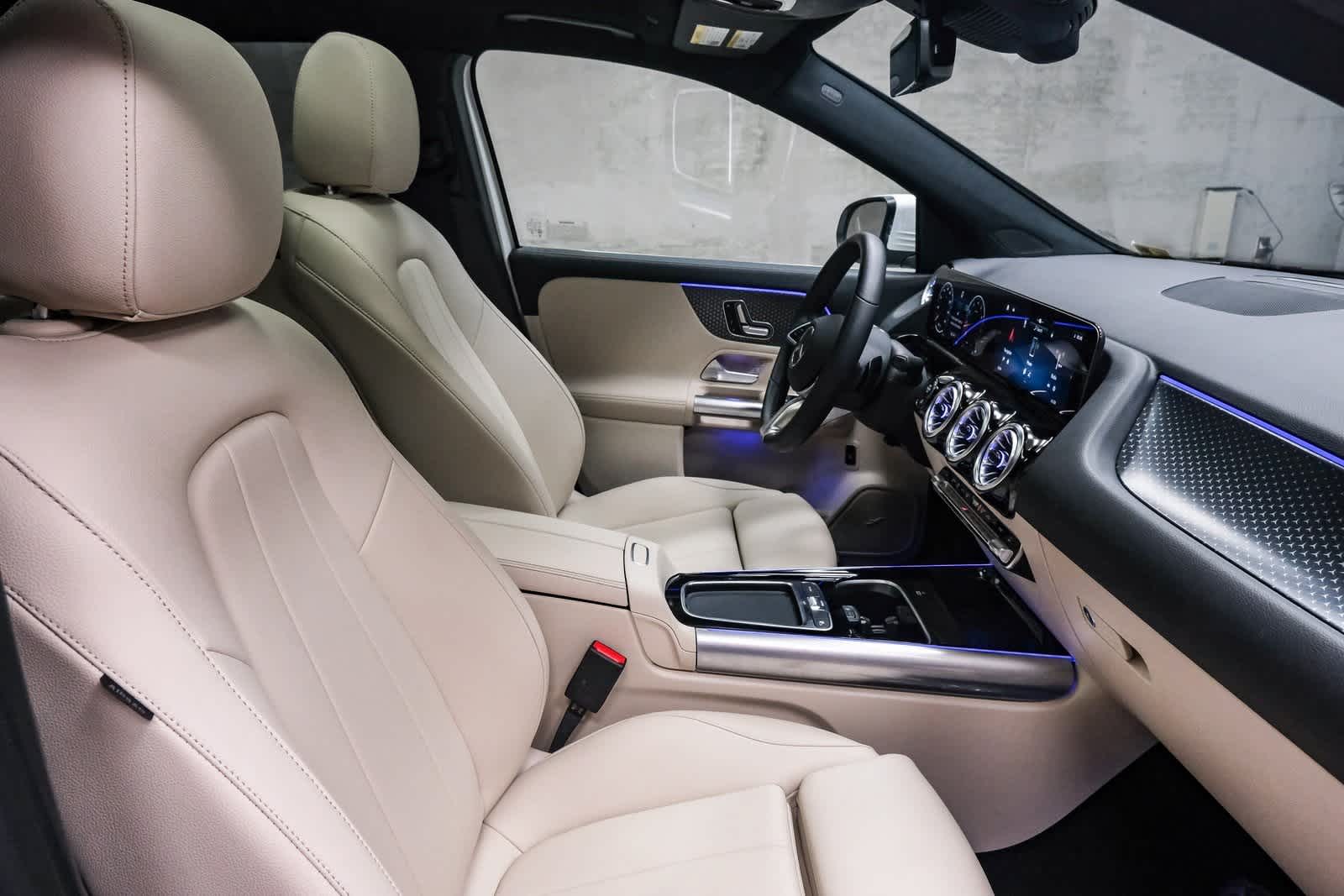 2025 Mercedes Benz GLA 250 photo 13