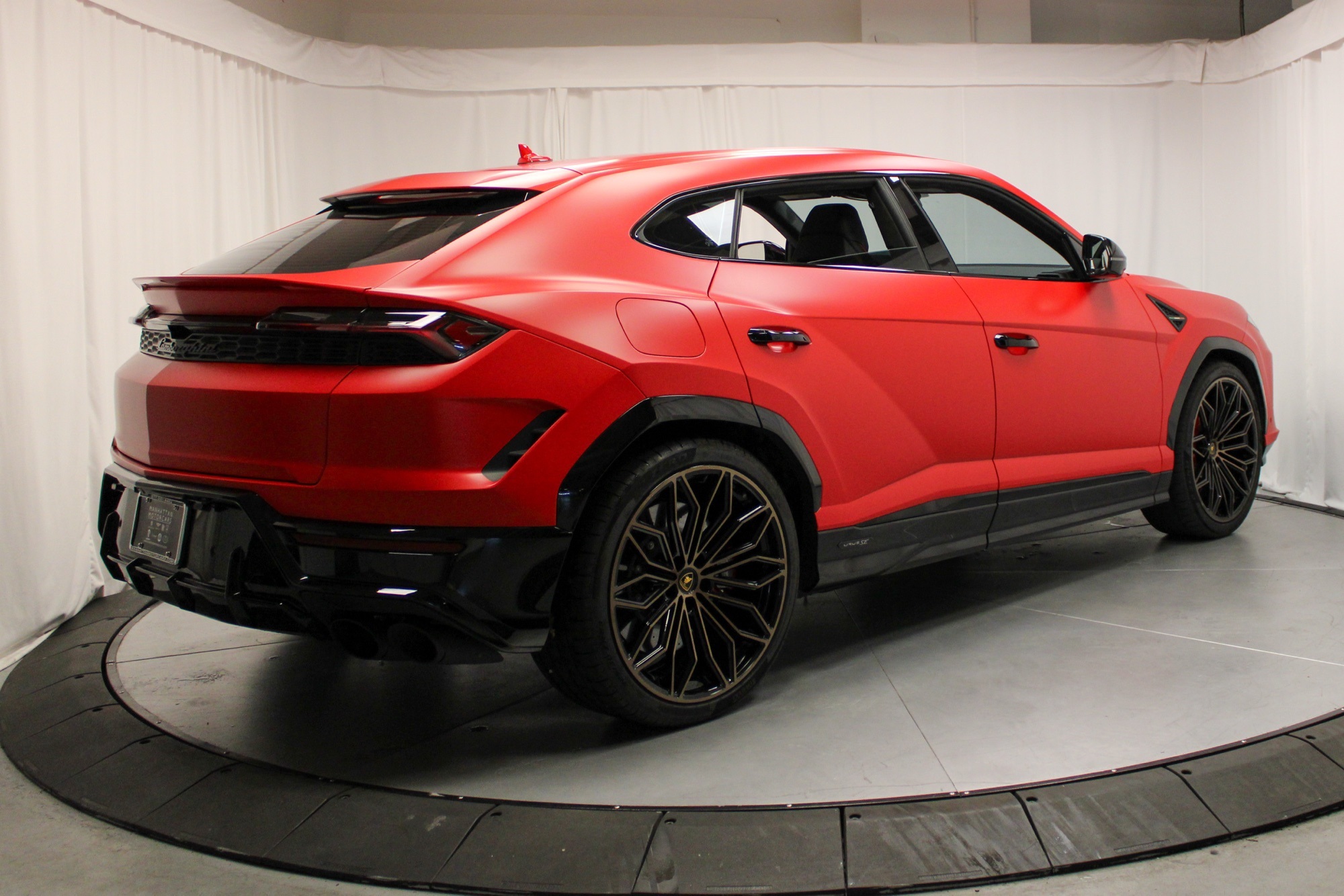 2025 Lamborghini Urus SE photo 5