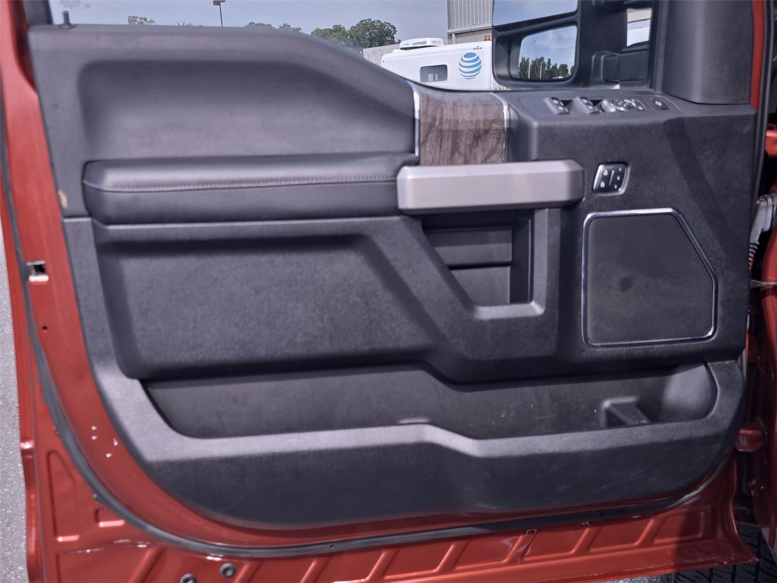 2018 Ford F-250 Lariat photo 23