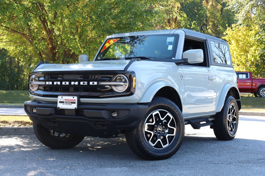 2023 Ford Bronco 2-Door Outer Banks's photo