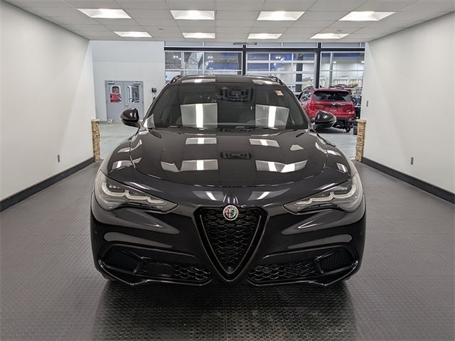 2024 Alfa Romeo Stelvio Sprint photo 2