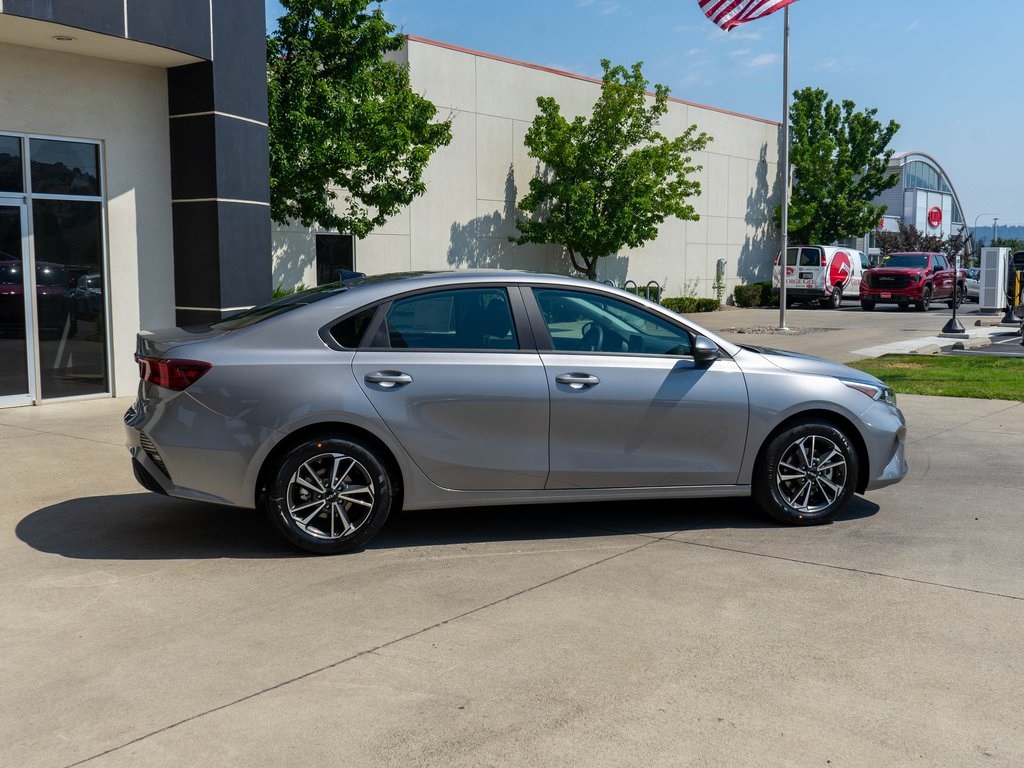 2024 Kia Forte LXS photo 8