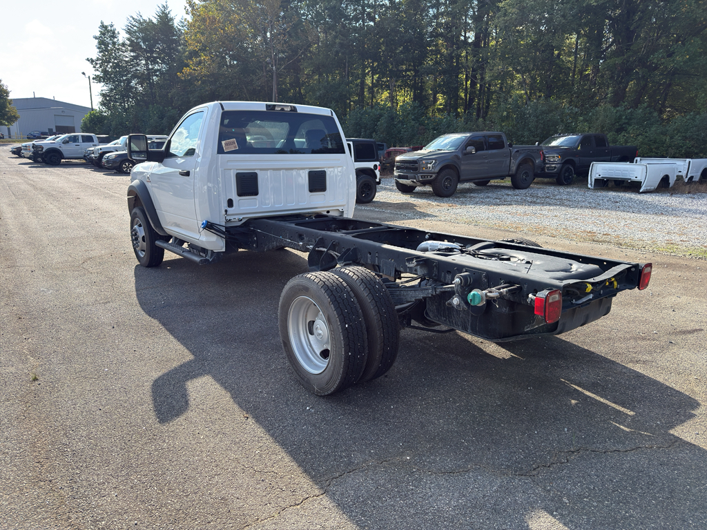 2025 Ram 5500 Tradesman photo 3