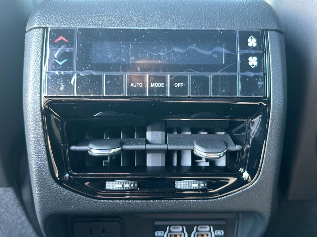 2025 Jeep Grand Cherokee Laredo X photo 20