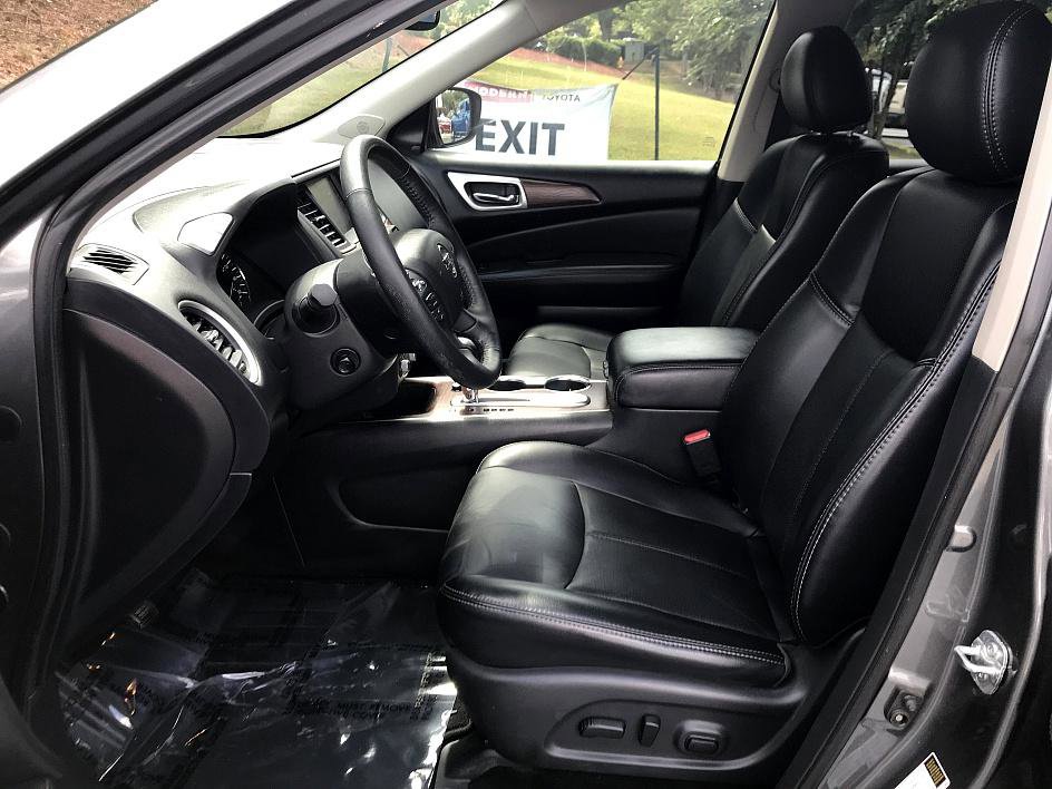2020 Nissan Pathfinder Platinum photo 9
