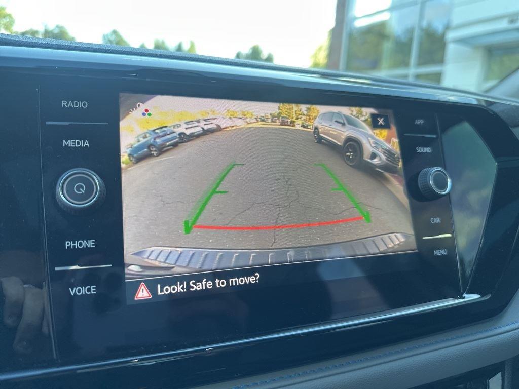 2024 Volkswagen Taos SE photo 11
