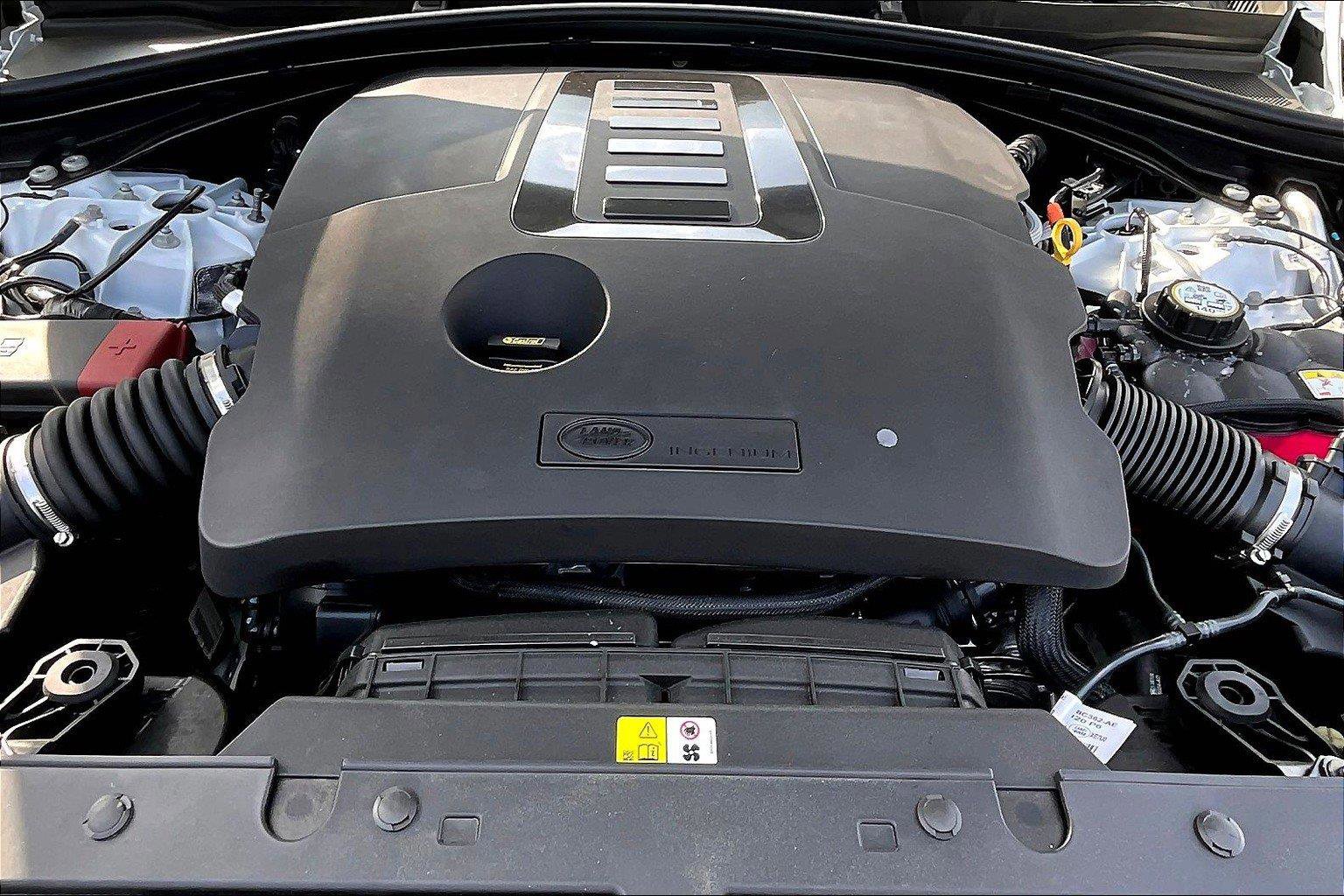 2025 Land Rover Range Rover Velar SE photo 11