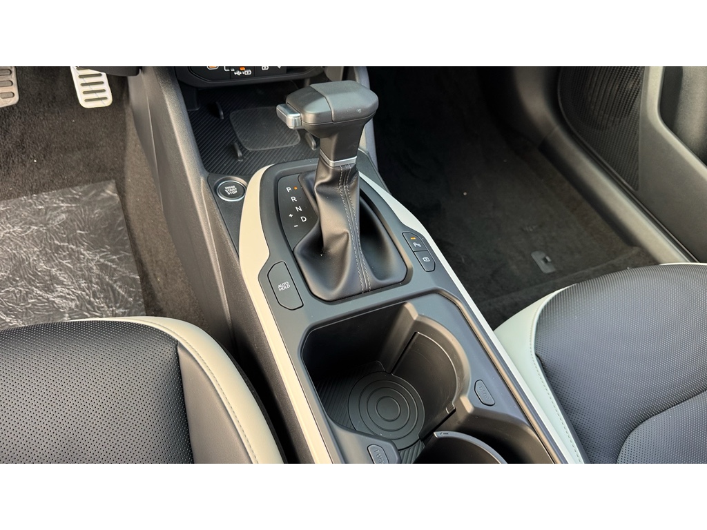 2025 Kia K4 GT-Line Turbo photo 16