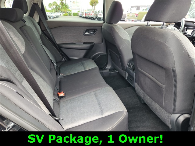 2022 Nissan Rogue SV photo 22