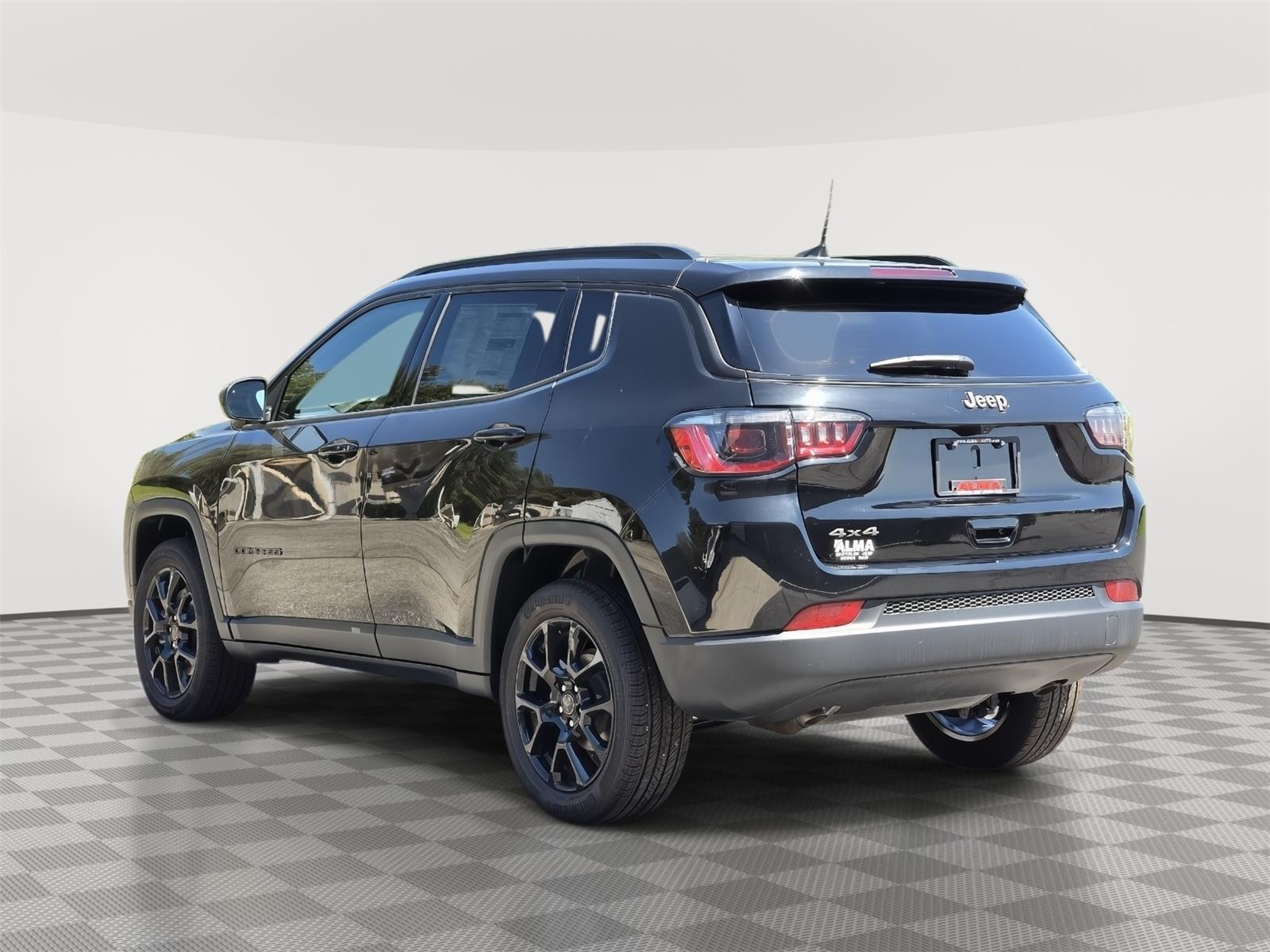2025 Jeep Compass Latitude photo 5