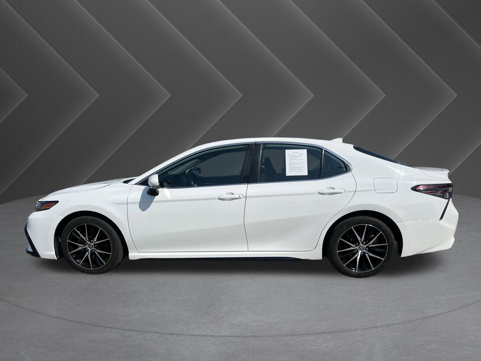 2024 Toyota Camry SE photo 2