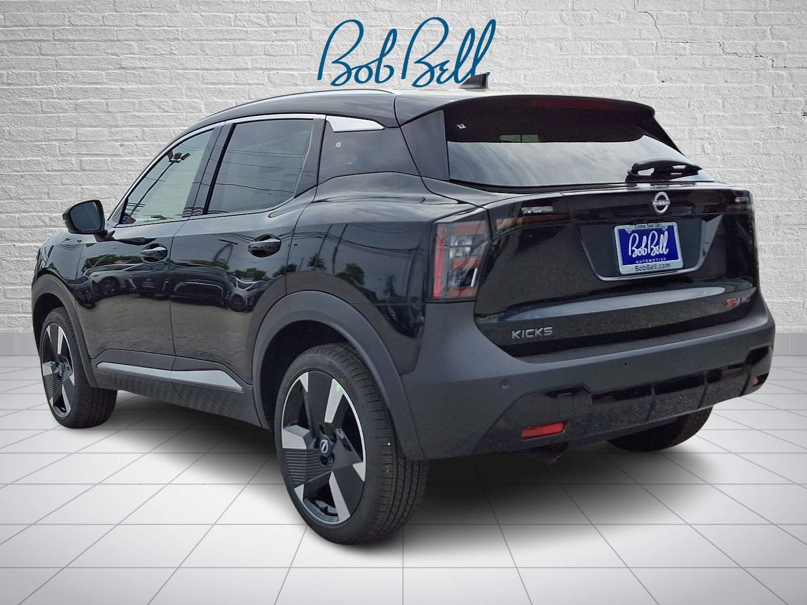 2025 Nissan Kicks SR photo 3