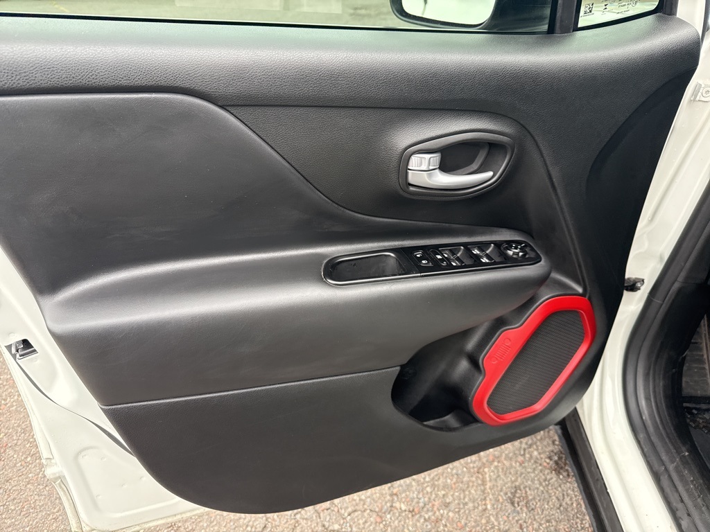 2023 Jeep Renegade Trailhawk photo 19