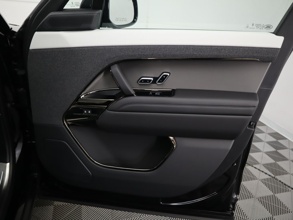 2025 Land Rover Range Rover Sport P530 Dynamic SE photo 21