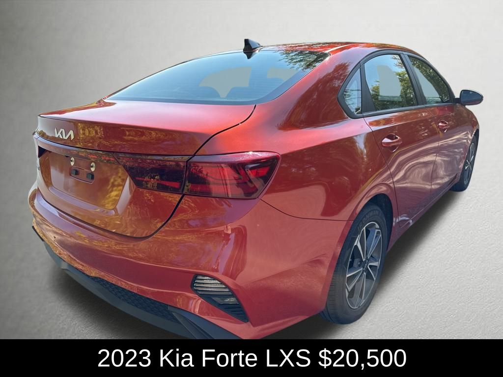 2023 Kia Forte LXS photo 3