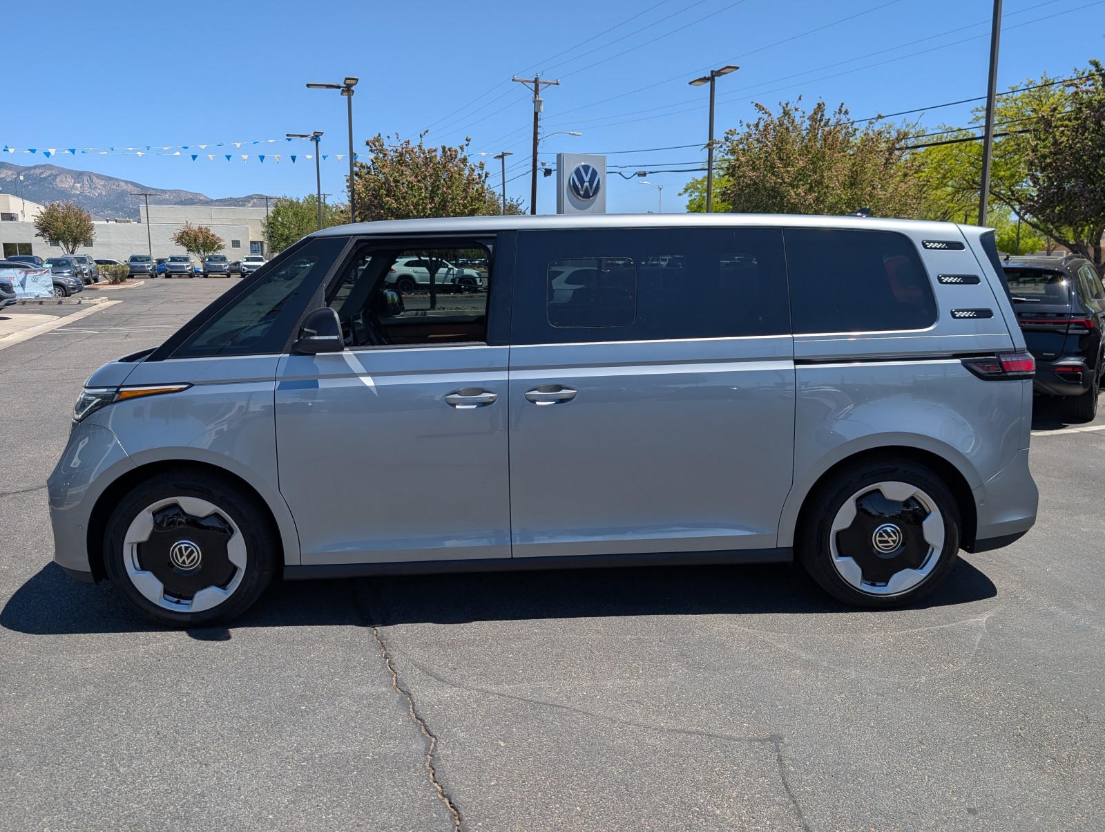New 2025 Metro Silver Metallic Volkswagen Pro S image 8
