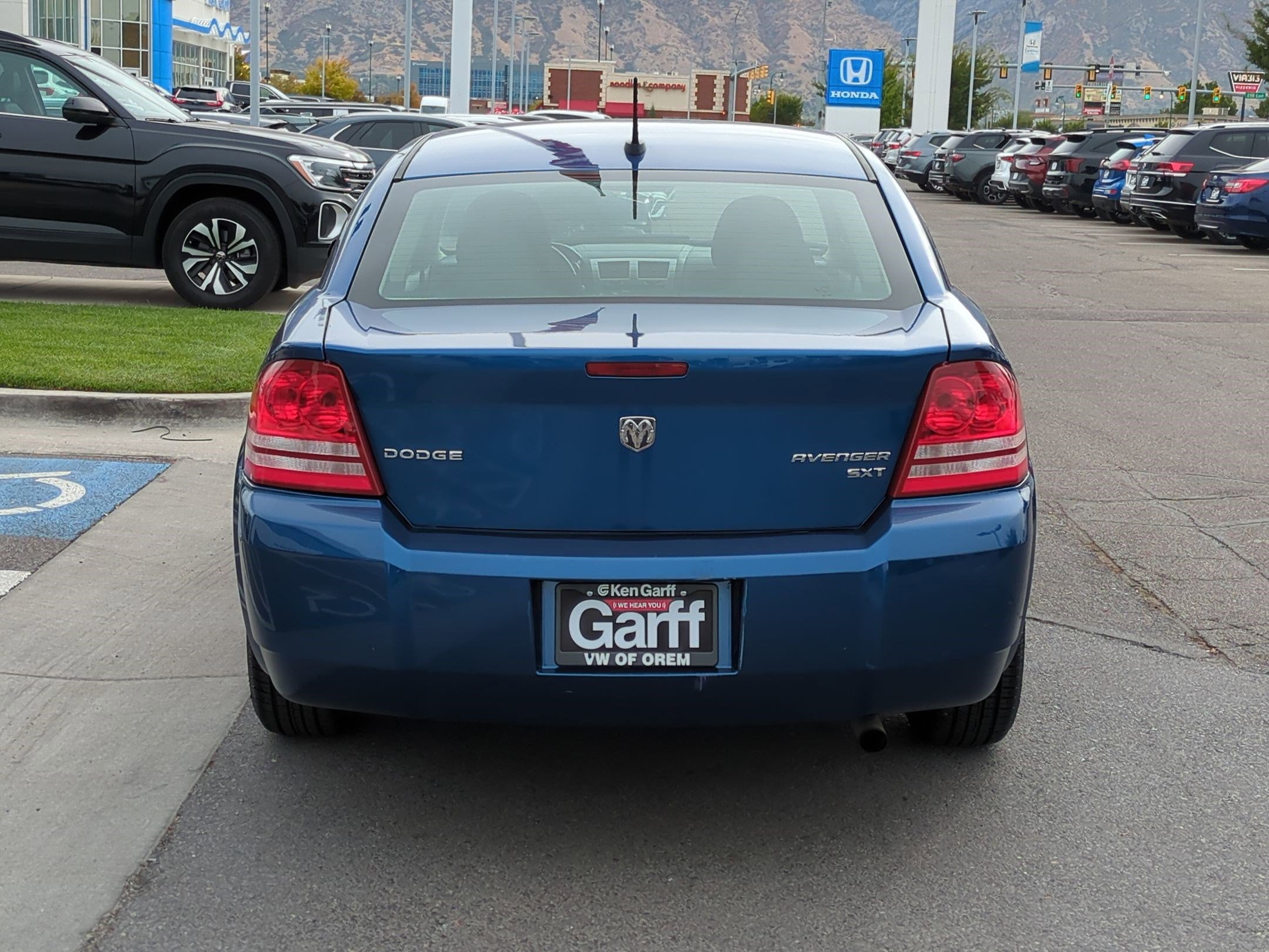2009 Dodge Avenger SXT photo 4