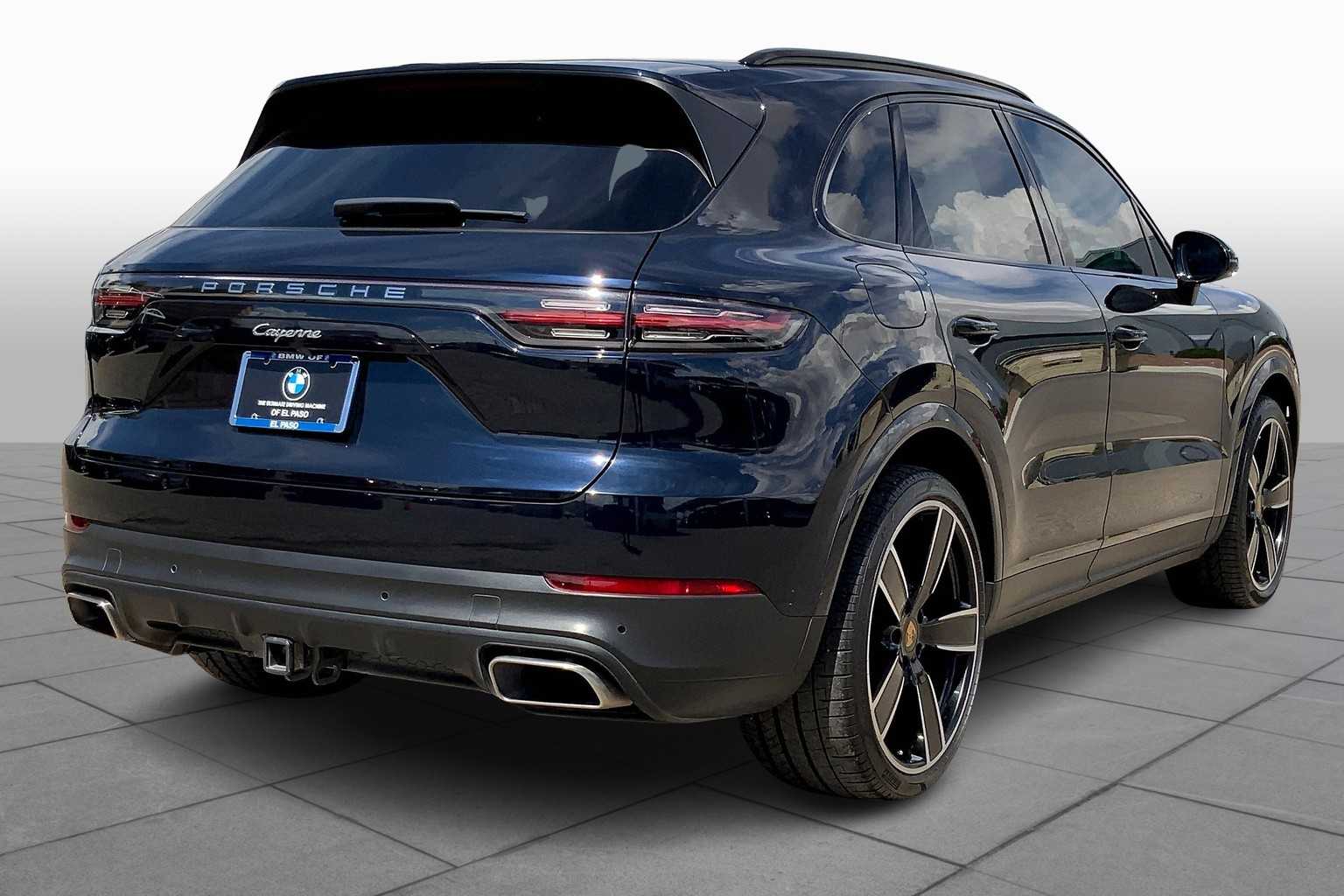 2022 Porsche Cayenne Base photo 12
