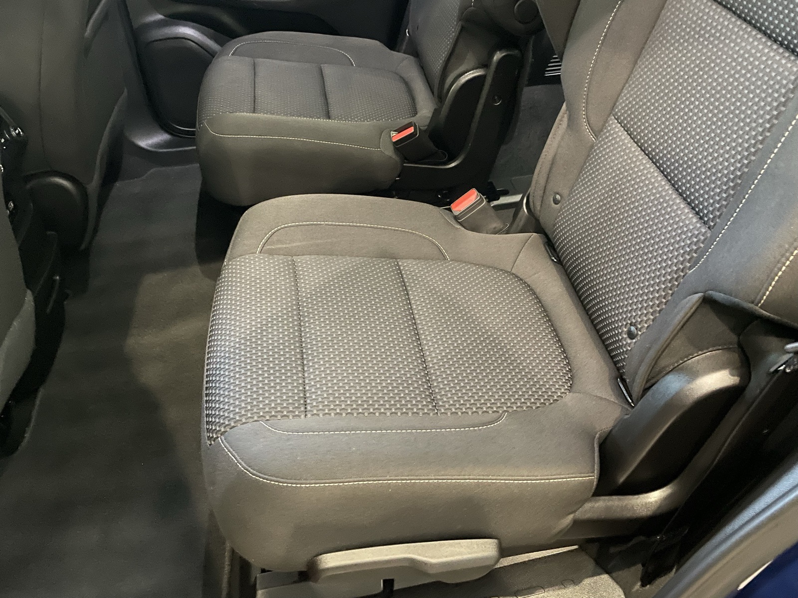 2023 Gmc Acadia SLE photo 28