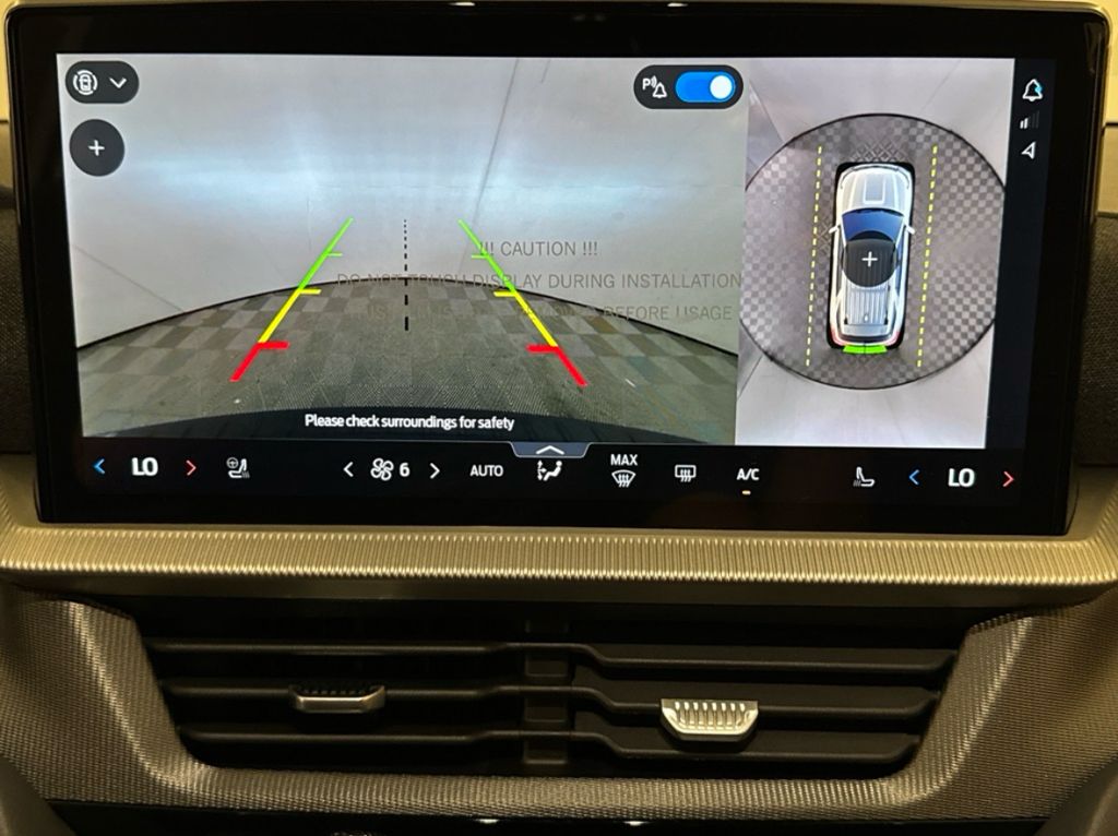 2025 Ford Explorer ST-Line photo 4