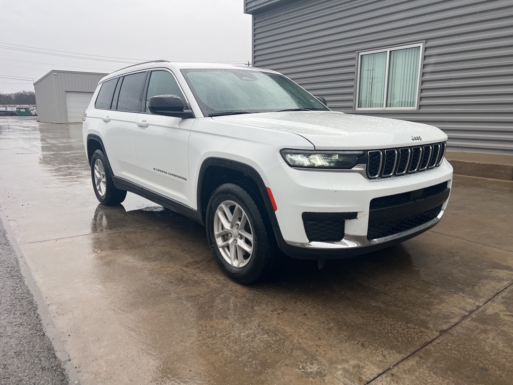 2023 Jeep Grand Cherokee Laredo Altitude photo 2