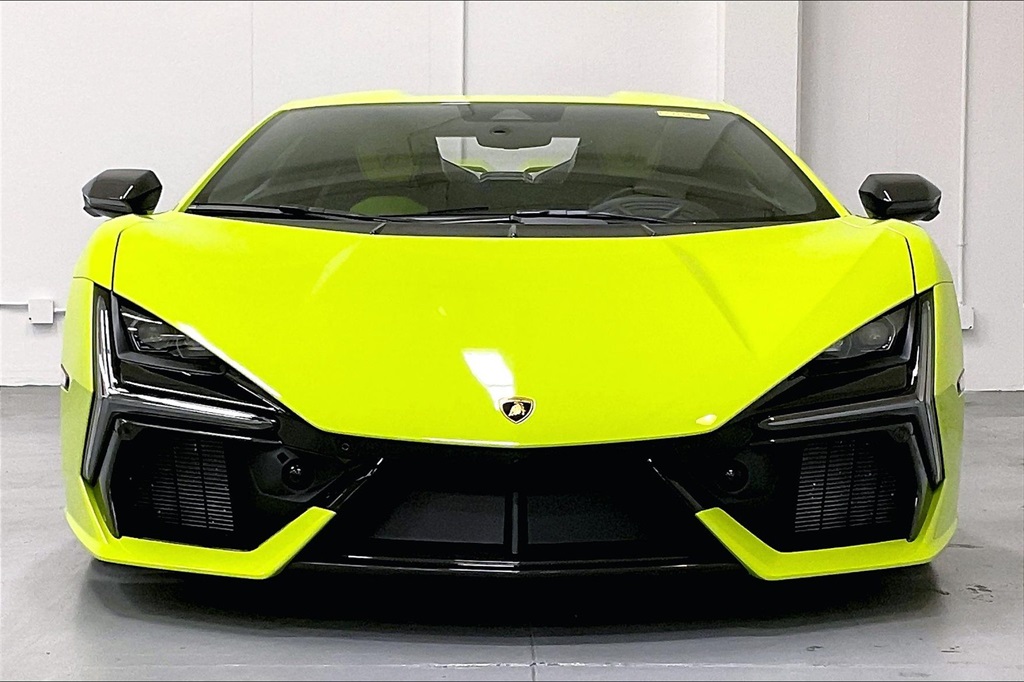 2024 Lamborghini Revuelto photo 2