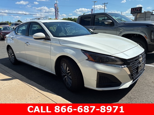 2023 Nissan Altima 2.5 SV photo 3