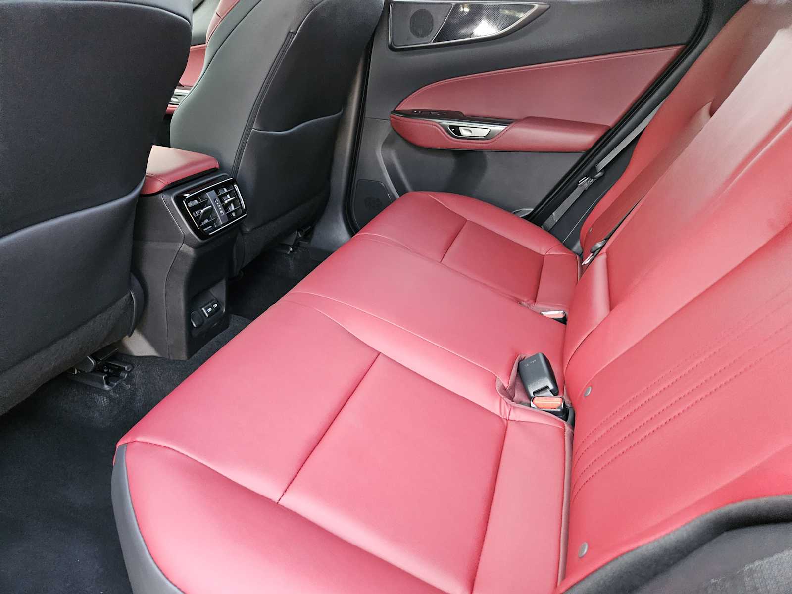2025 Lexus NX 250 photo 21