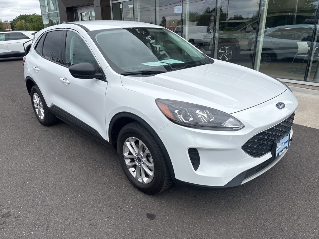 2022 Ford Escape SE photo 3