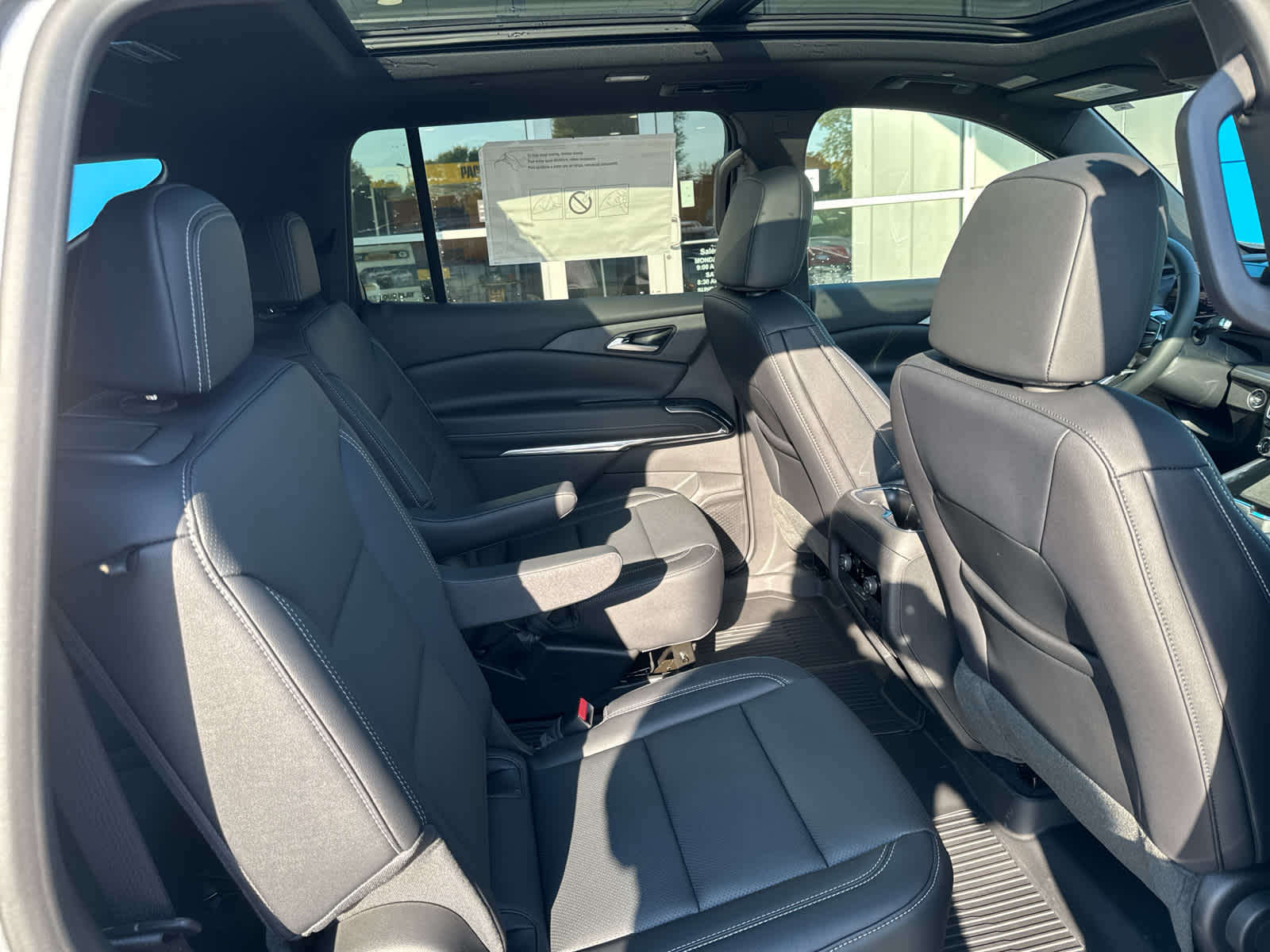 2025 Chevrolet Traverse photo 5