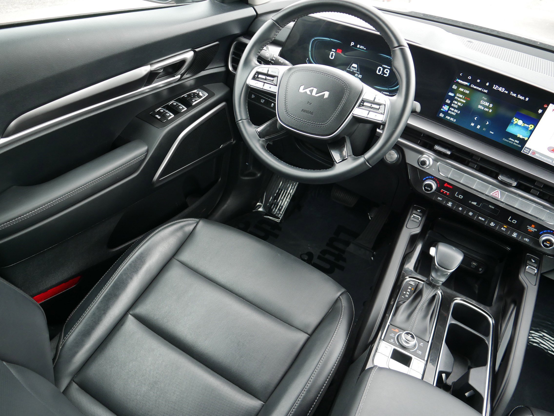 2025 Kia Telluride S photo 9