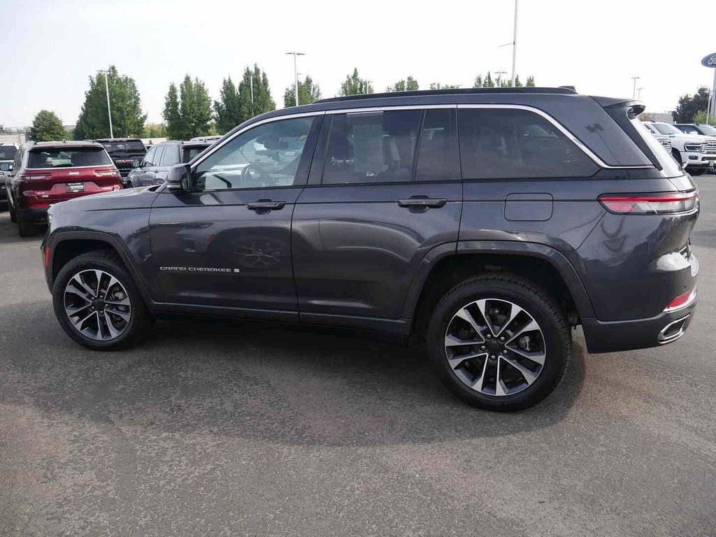 2024 Jeep Grand Cherokee Overland photo 15