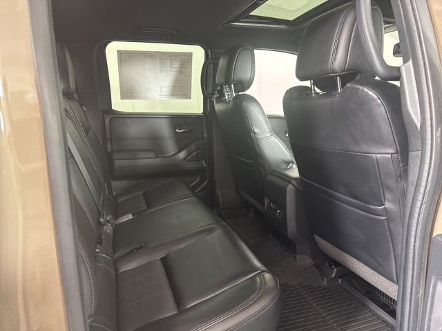 2022 Nissan Frontier PRO-4X photo 5