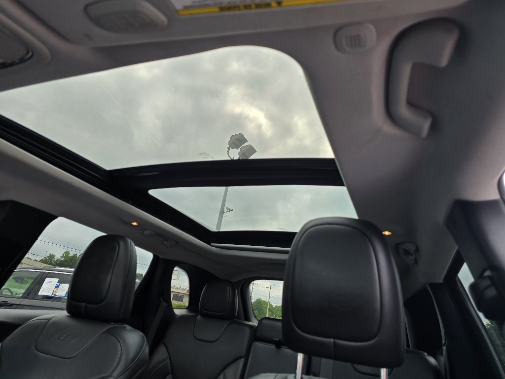 2021 Jeep Cherokee Limited photo 4