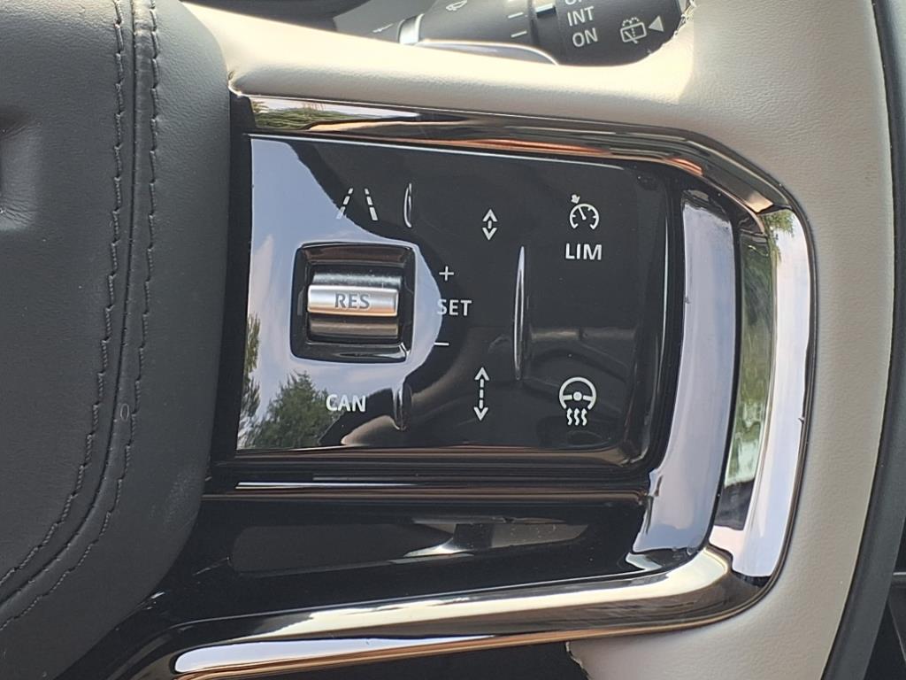 2025 Land Rover Range Rover Velar S photo 11