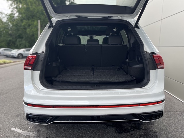 2024 Volkswagen Tiguan SE R-Line Black photo 17