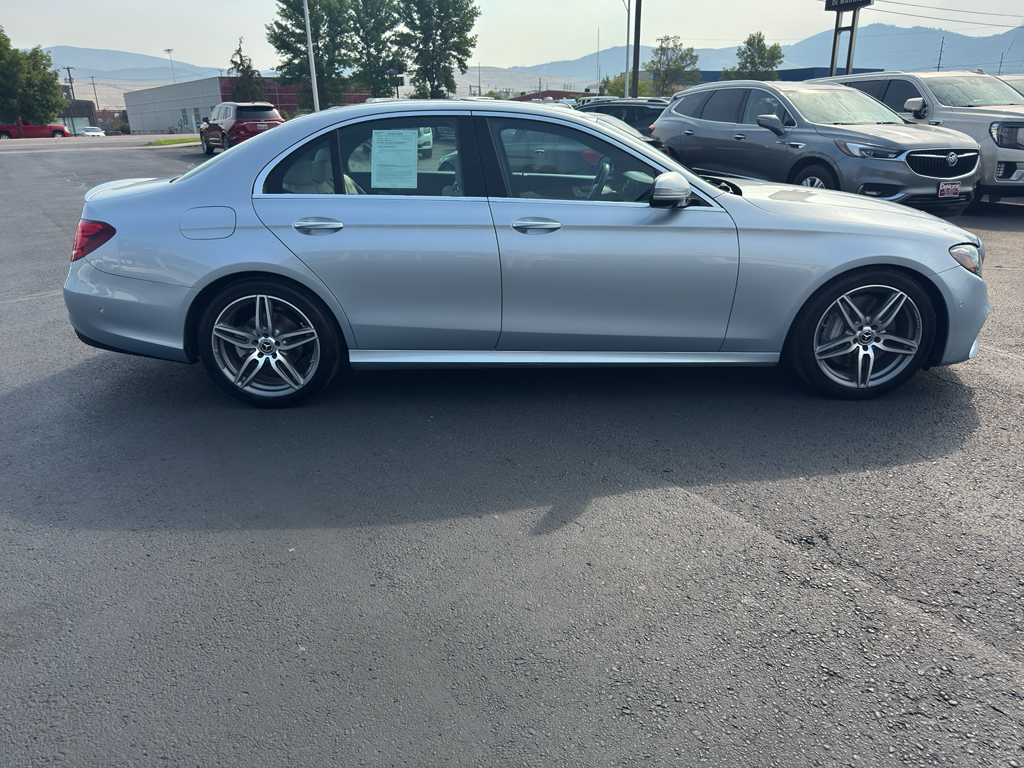 2018 Mercedes Benz E 300 Sedan photo 4