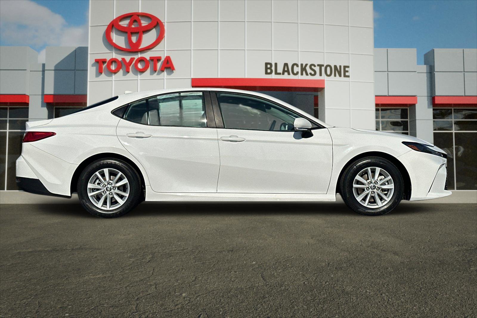 2025 Toyota Camry LE photo 2