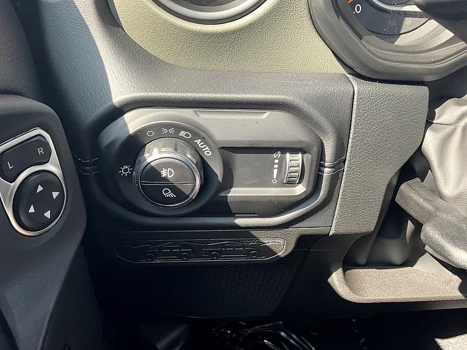 2025 Jeep Gladiator Mojave photo 15