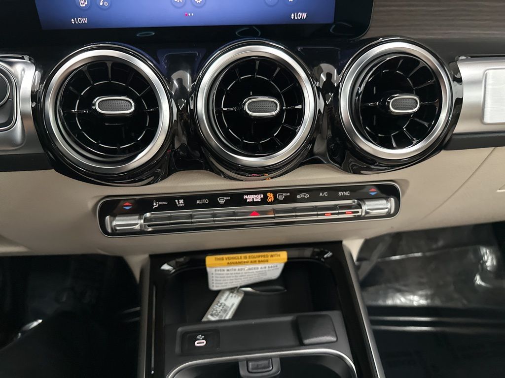 2026 Mercedes Benz GLB 250 4MATIC photo 15