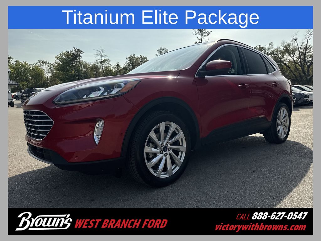 2022 Ford Escape Titanium's photo