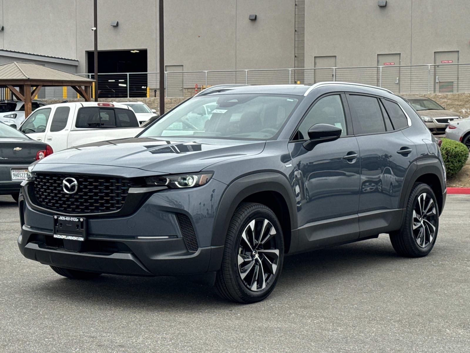 2025 Mazda CX-50 Premium Plus photo 2
