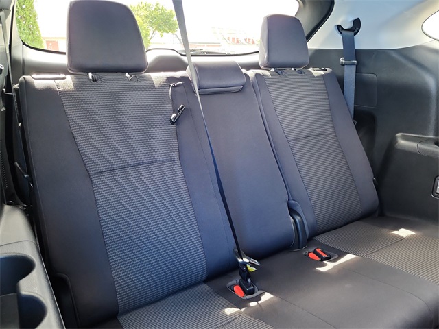 2021 Toyota Highlander LE photo 19