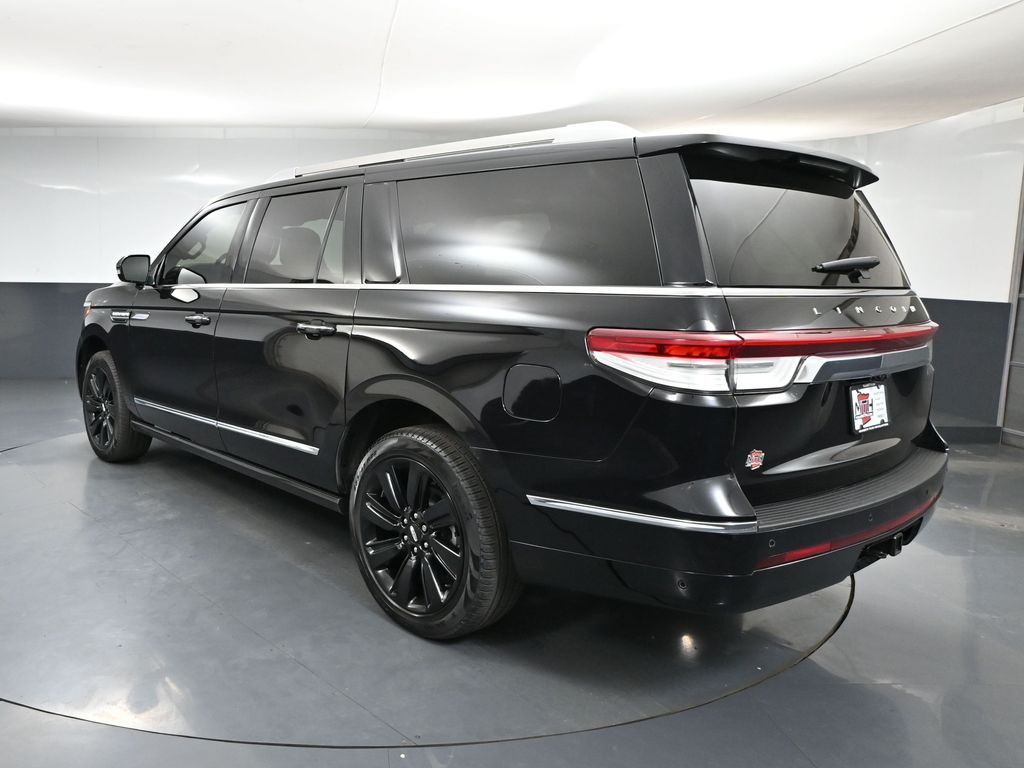 2024 Lincoln Navigator Reserve Luxury Monochromatic photo 6