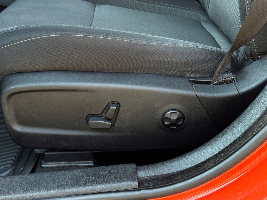 2018 Dodge Charger SXT Plus photo 11