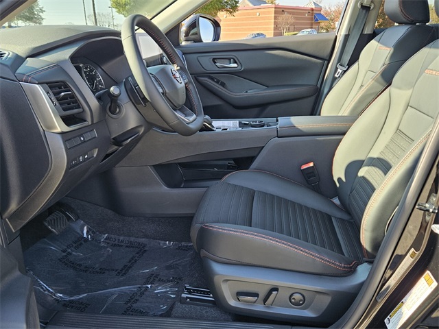 2026 Nissan Rogue SV photo 4