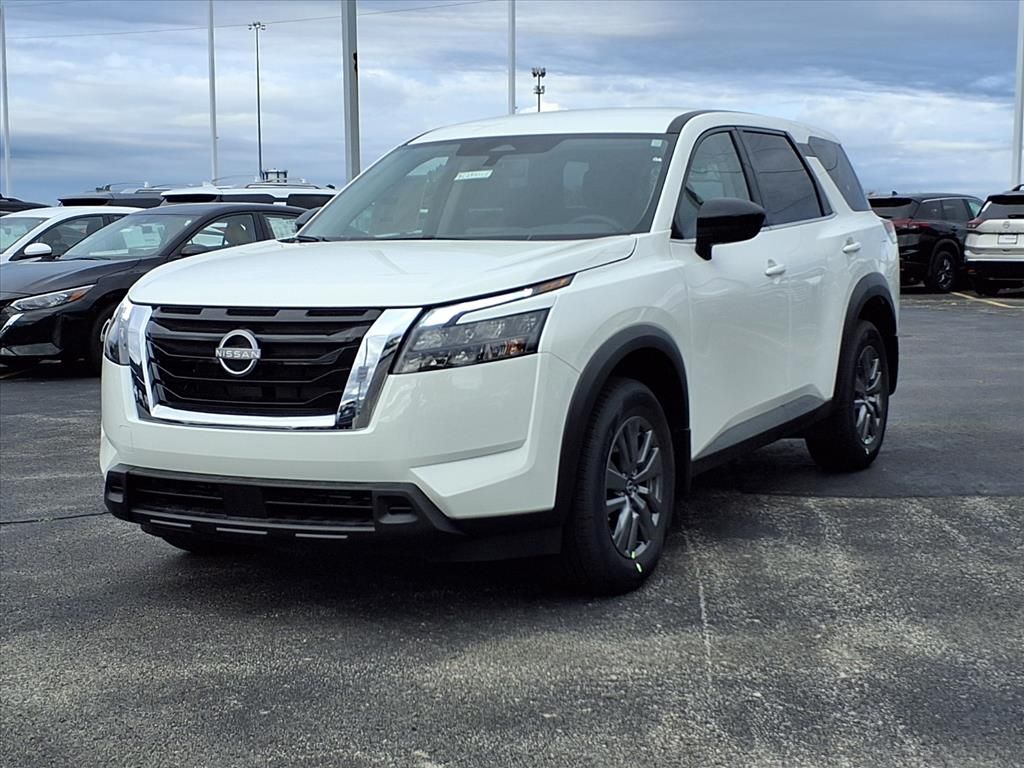 2025 Nissan Pathfinder S photo 2