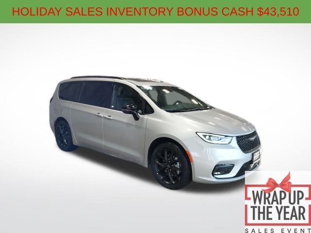 2026 Chrysler Pacifica Limited's photo